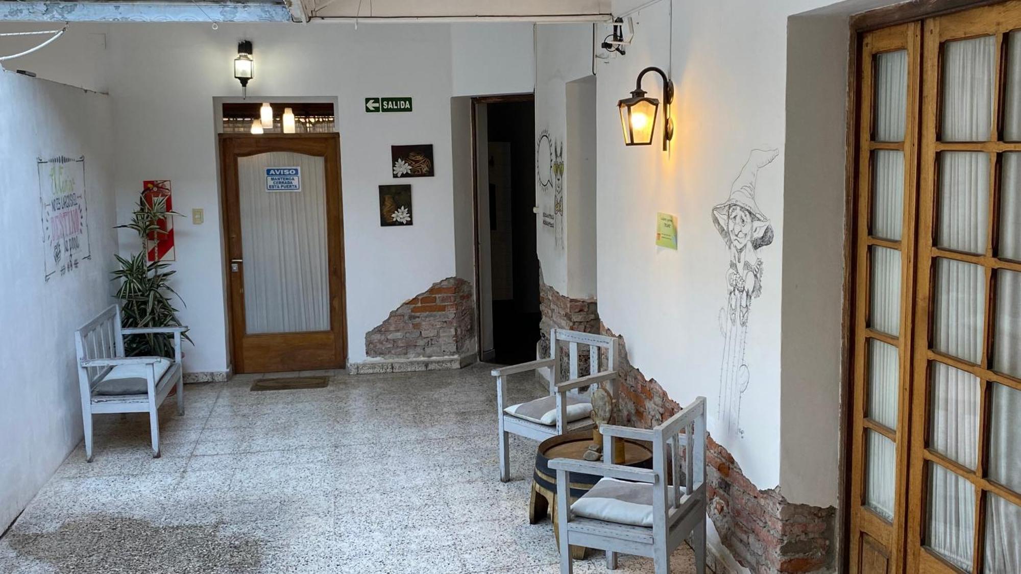 Alojamiento En El Centro De Salta - Casaguemesサルタ エクステリア 写真